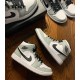 Jordan 1 Mid Light Smoke Grey 554724-092 Light Smoke Grå/Sort-Hvid Sko